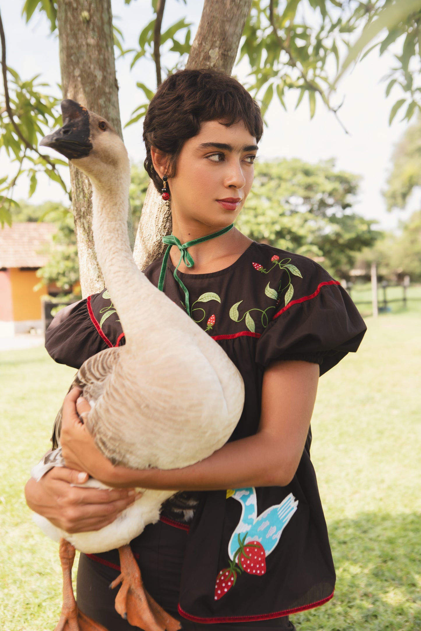 Bata Encanto de Morangos - marrom