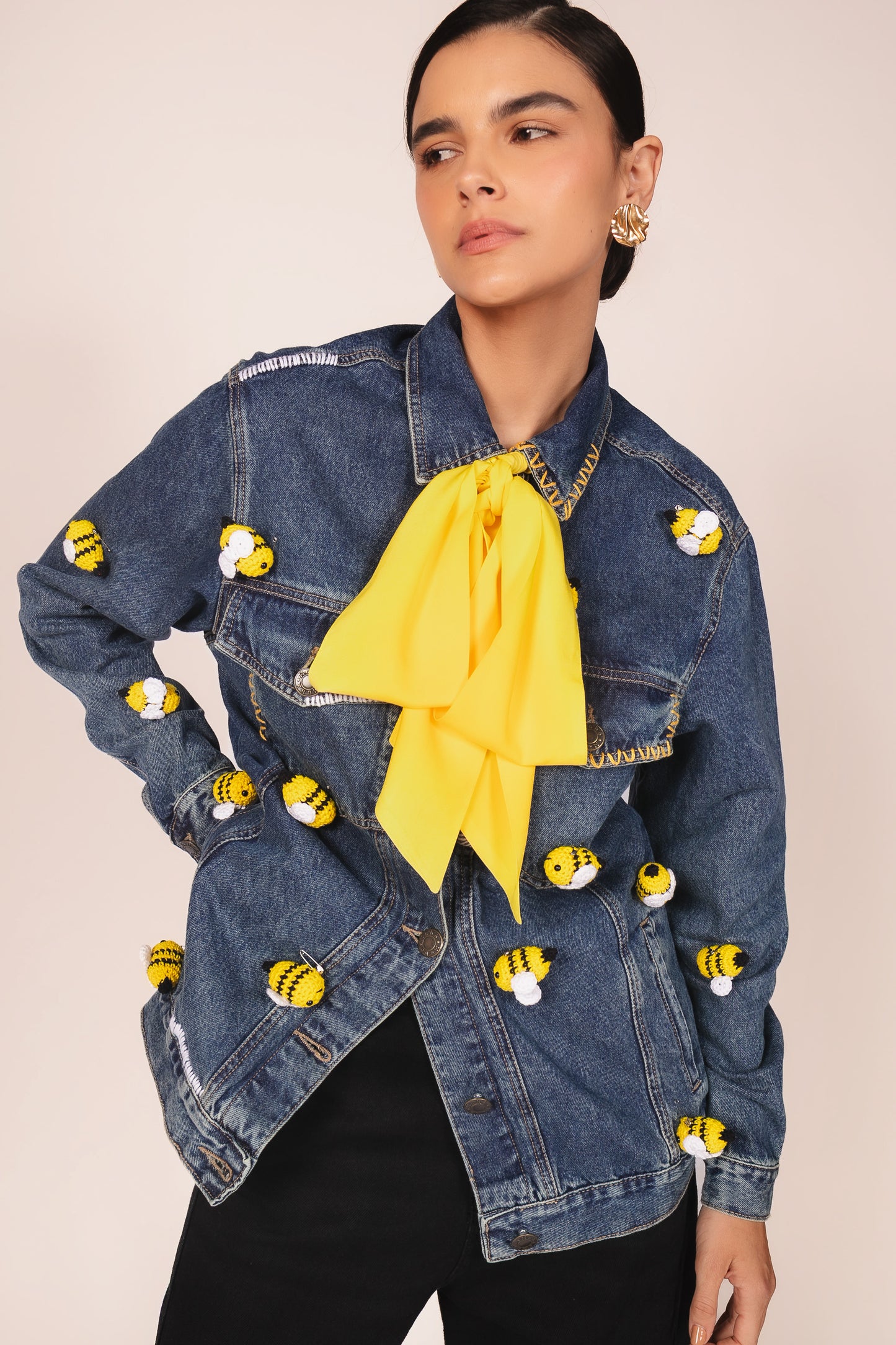 Jaqueta Oversized Abelha Amigurumis - jeans