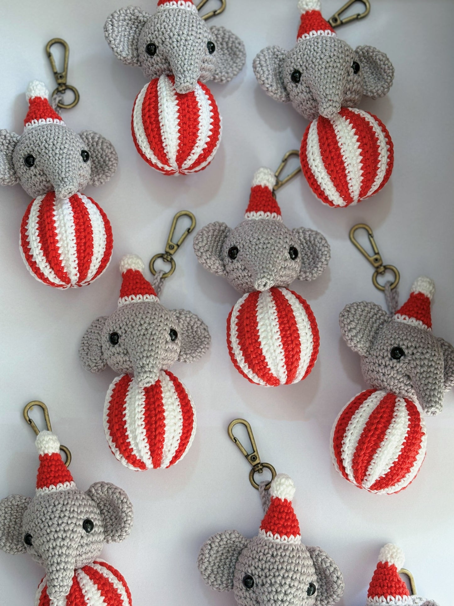 Bag Charm Elefante Crochê - cinza