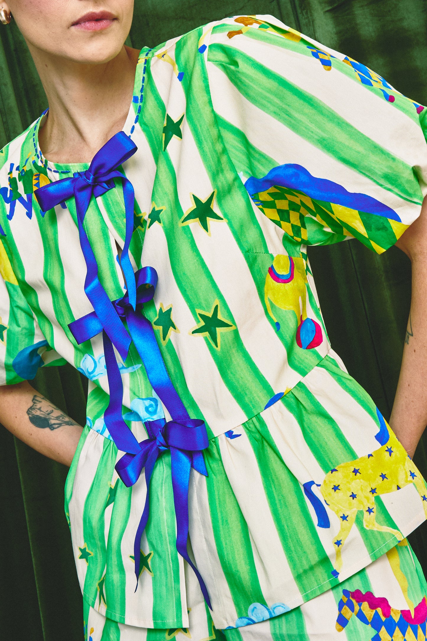 Blusa Isa - circo listra verde