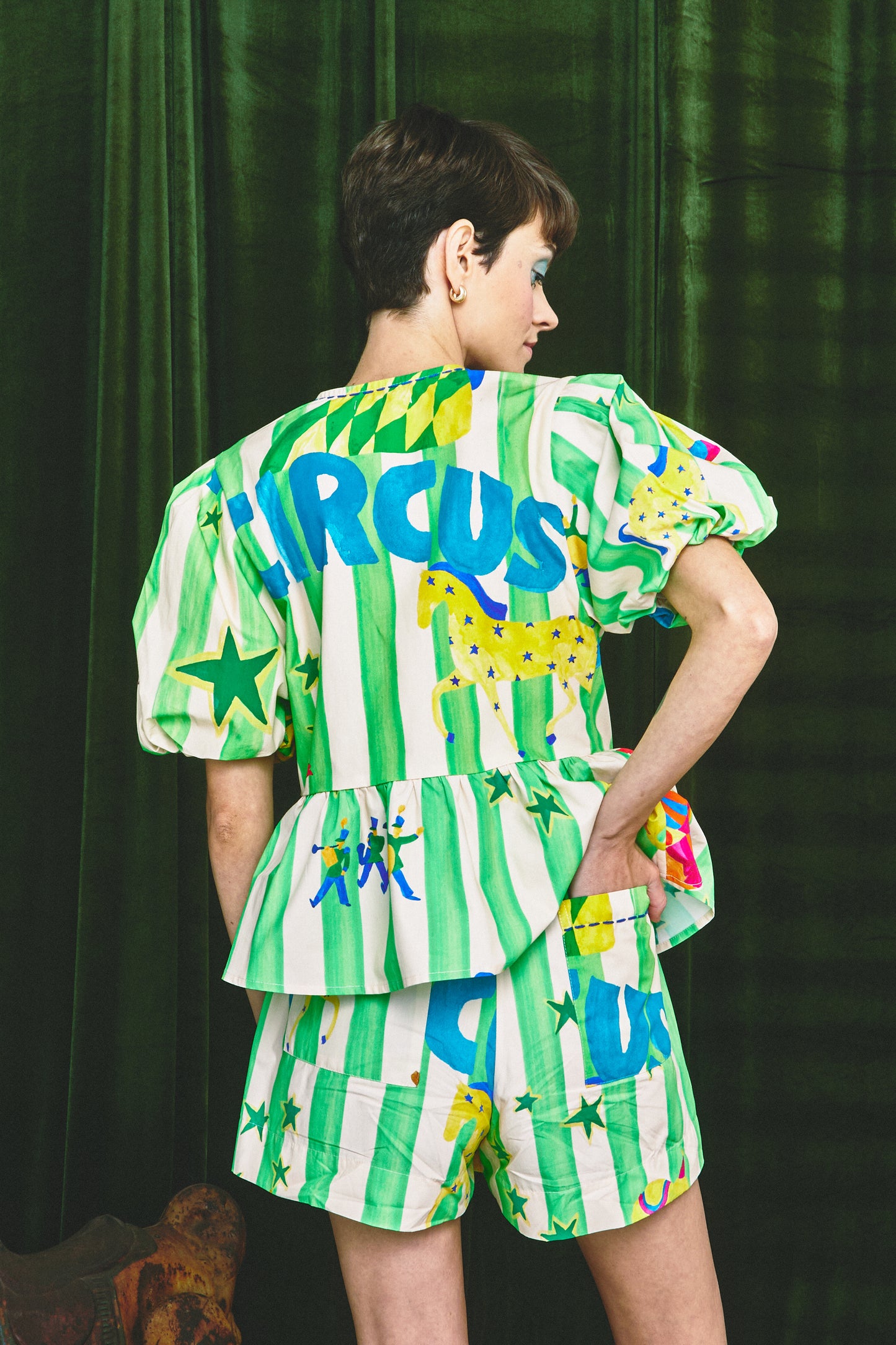 Short Isa - circo listra verde