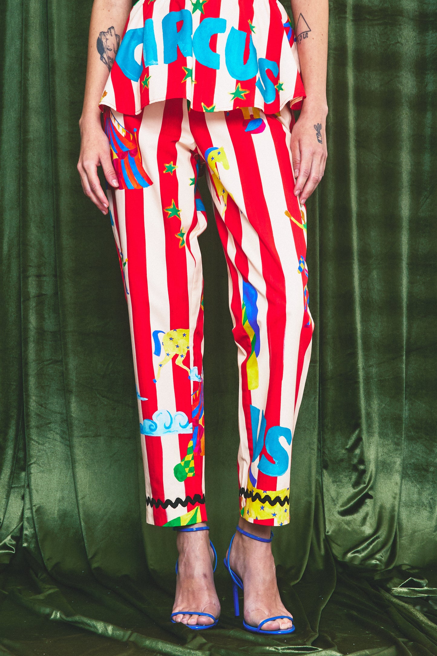 Calça Encantada Circo - listra vermelha