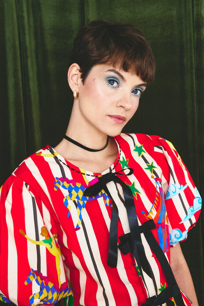 Blusa Isa - circo listra vermelha