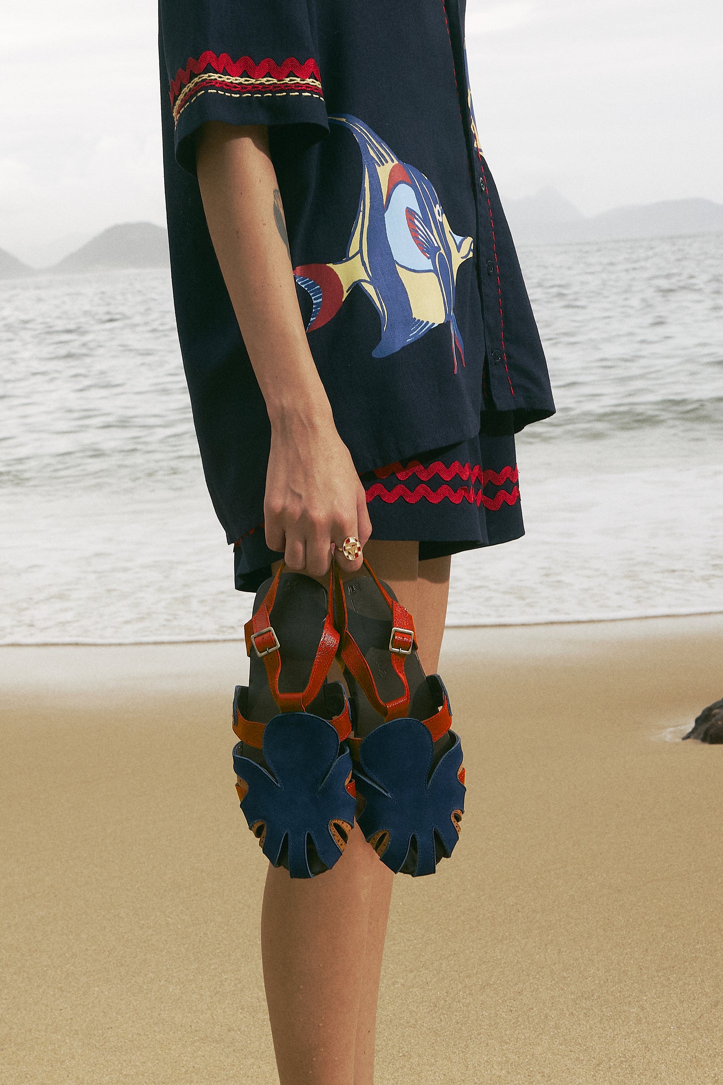 Sandália Polvo - azul/vermelho